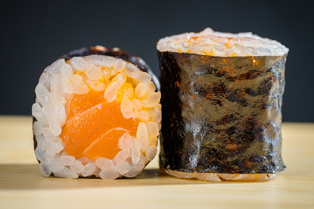 Ролл спайси с лососем