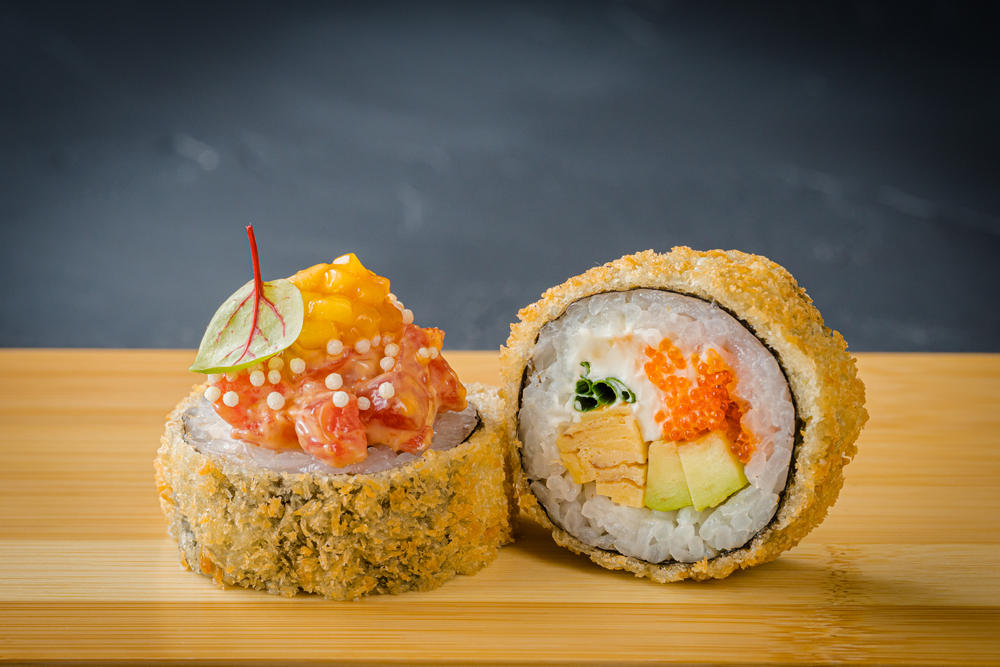 Жареный ролл с тунцом