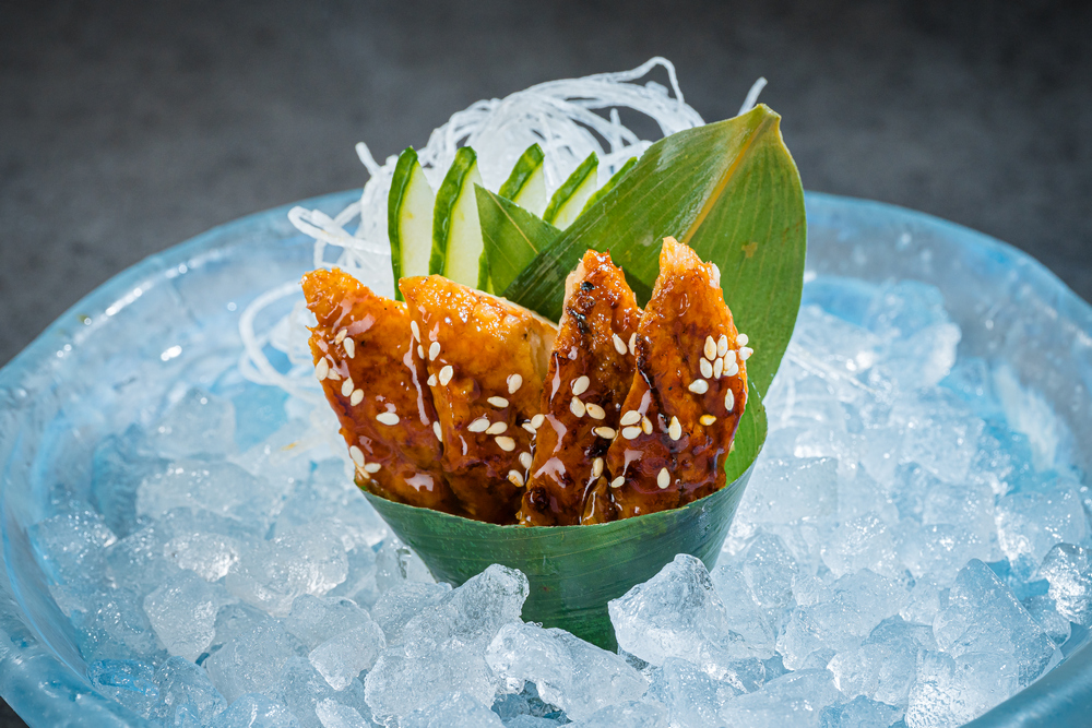 Сашими Угорь