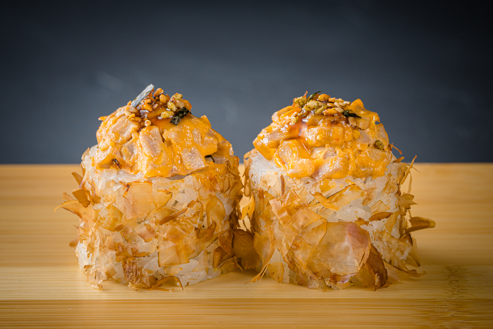 Запеченный ролл с тунцом