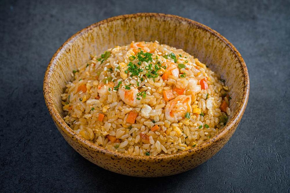 Жареный рис с тигровыми креветками